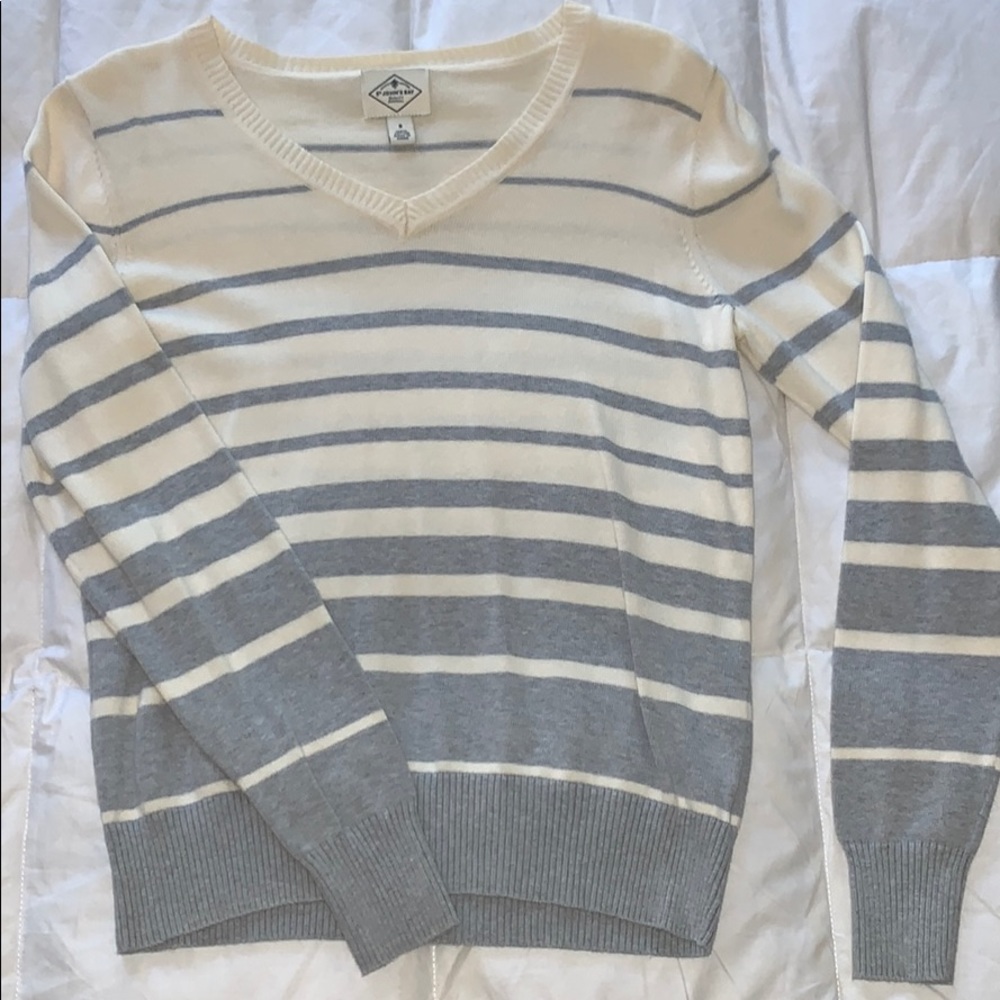 🌻 Striped sweater